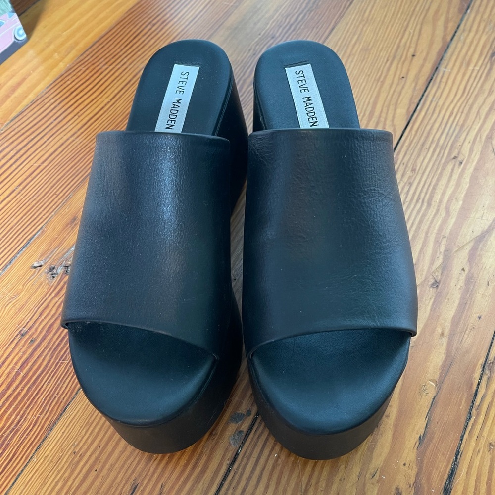 COPY - WORN ONCE Steve Madden platform sandals size 7.5